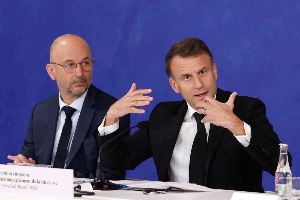 Macron condamné pour division du centre gauche : L’ancien Premier ministre Cazeneuve appelle à un rassemblement urgent