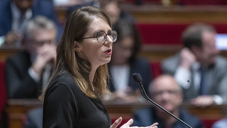 L’engagement paradoxal d’Aurore Bergé : entre lutte contre l’incivilité et alliances contestées