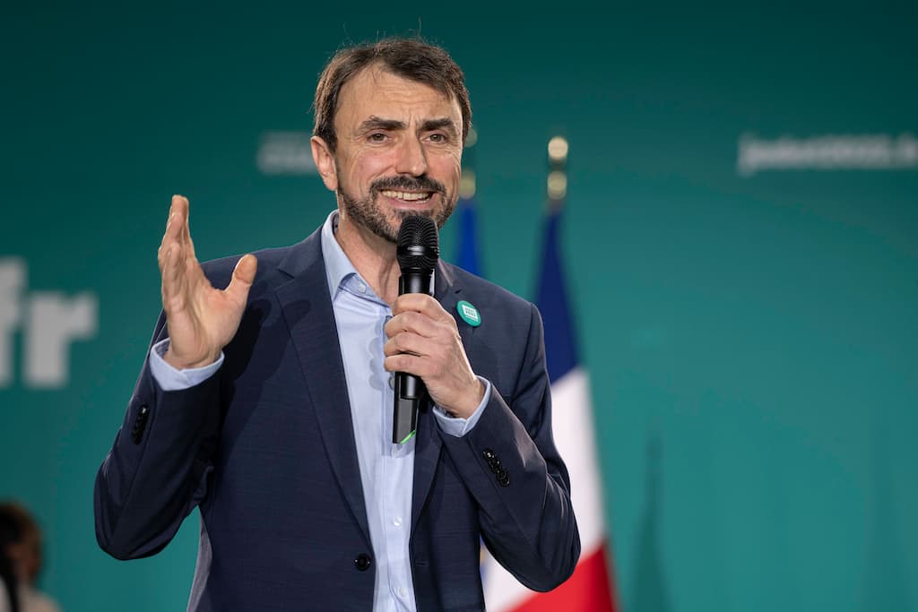 Lyon en crise : le maire EELV insiste sur la nécessité d’arrêter l’ultradroite après la mort de Quentin