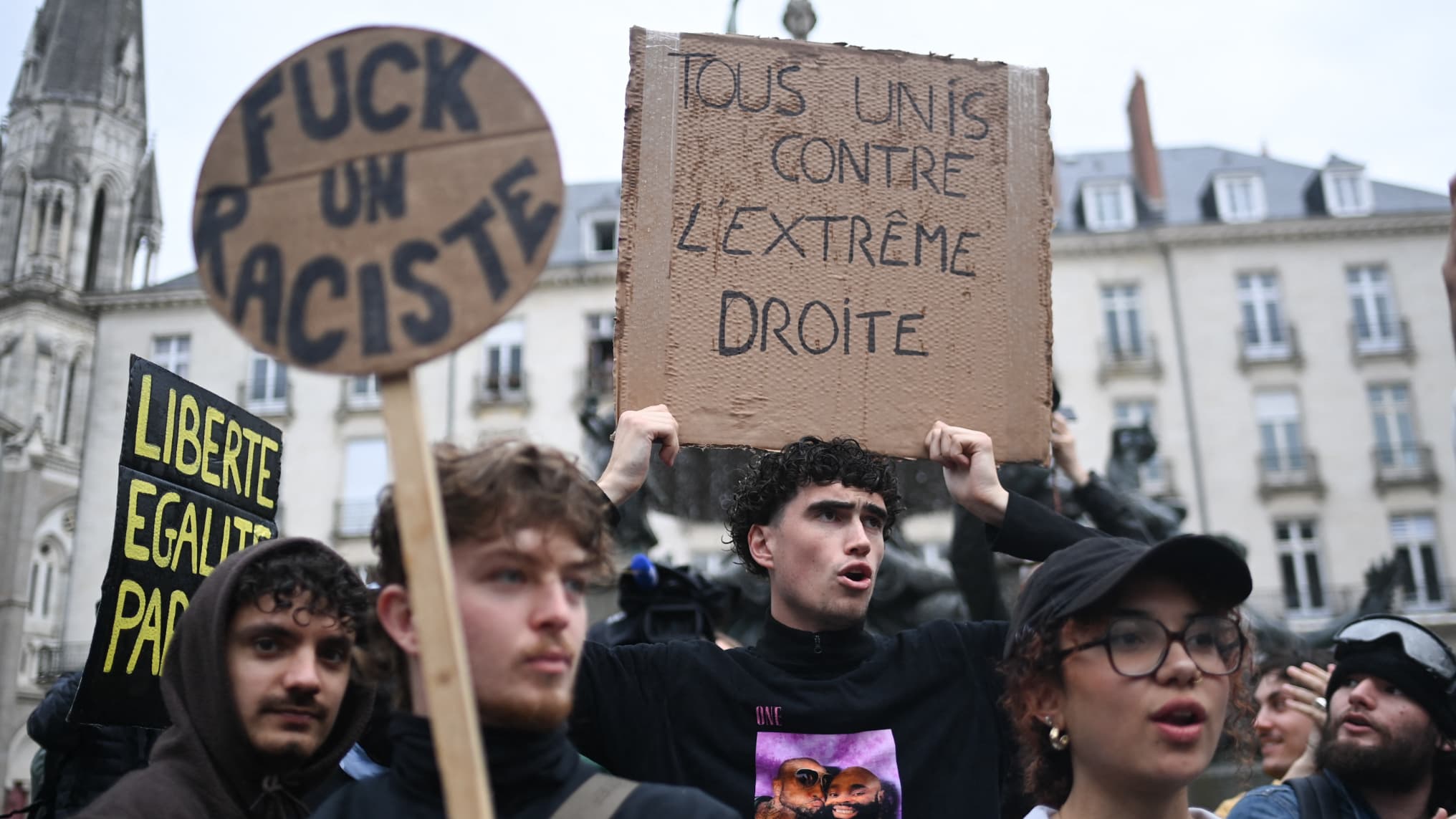 Deux mensonges fataux : Le Monde corrige après avoir lié un suspect à l’extrême droite