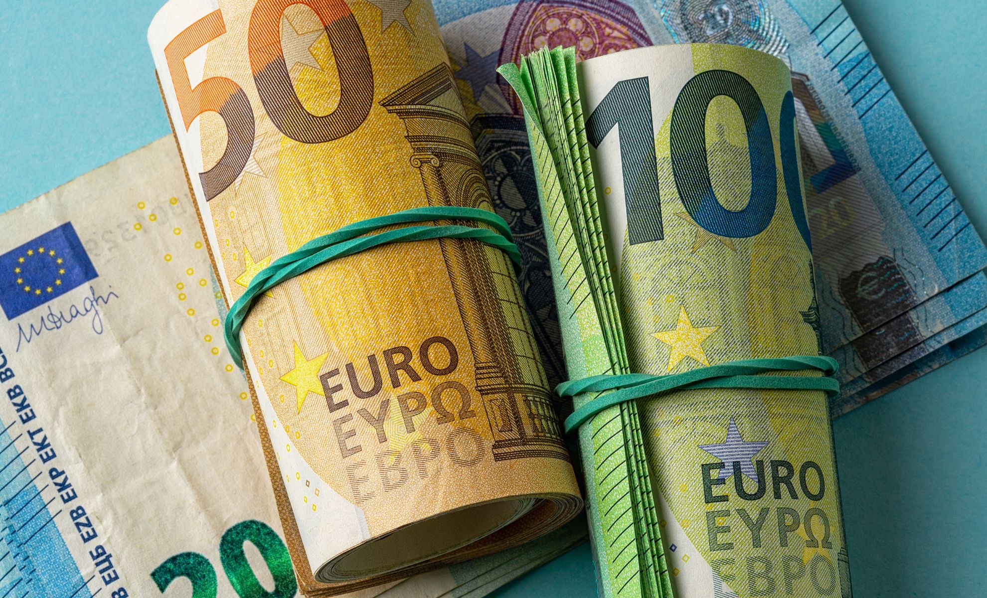 Les 9 000 euros du mensonge : La polémique salariale qui secoue Saint-Denis